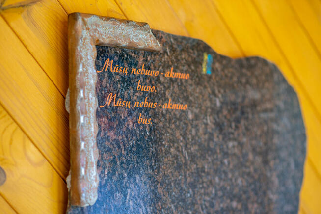 Rzeźby, obrazy z kamienia