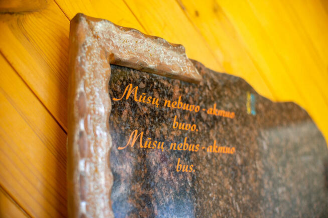 Rzeźby, obrazy z kamienia (sklulptūros, paveikslai iš akmens