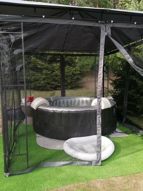 Dom letniskowy przy lesie i blisko jeziora w Lewinku