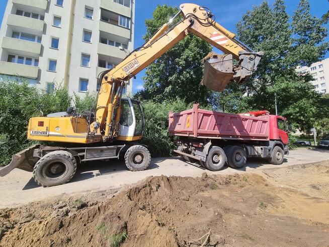 Roboty ziemne oraz transport materiałów sypkich
