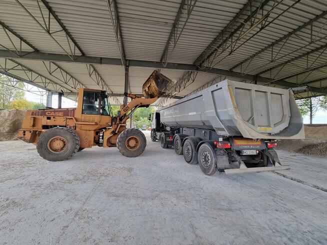 Roboty ziemne oraz transport materiałów sypkich