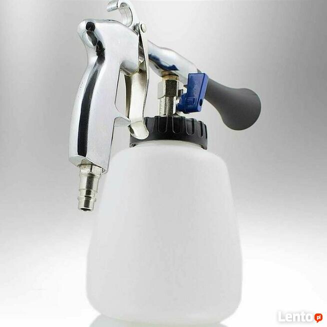 Pistolet do piaskowania ze zbiornikiem