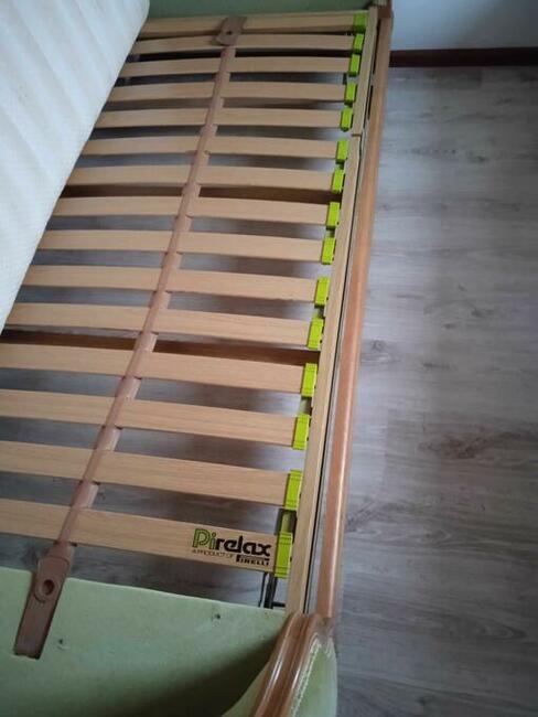 Łóżka oraz inne meble stylowe i stylizowane