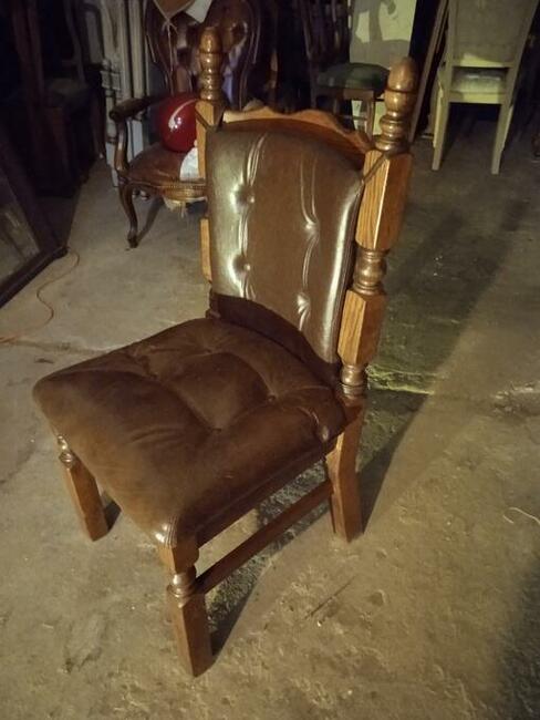 Zestaw krzeseł dębowych