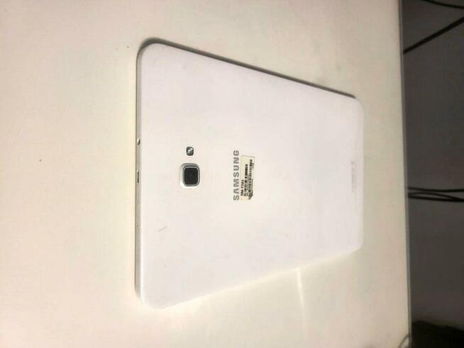 Tablet Samsung Galaxy Tab A 10.1 2016 10,1 2 GB / 16 GB bia