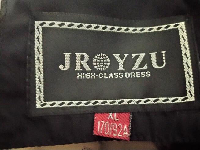 Kurtka czarna, zimowa