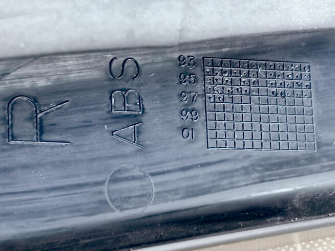 Saab 900 NG Lampa prawy tył z zamkiem - 80 zł.