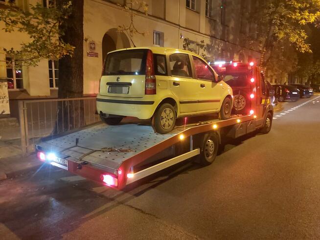 Pomoc drogowa A2 Autoholowanie DK50 Laweta S17 Transport