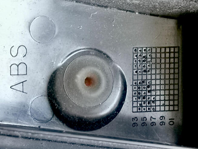 Saab 900 NG Lampa lewy tył - 80 zł.