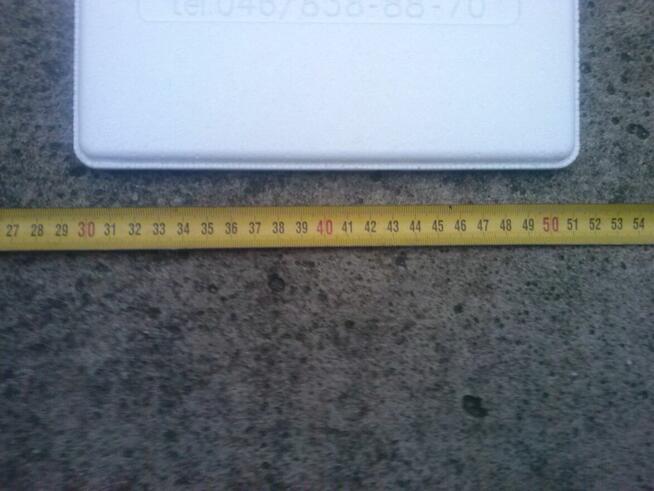 Pudełko termoizolacyjne z pianki, białe, 19 zł.