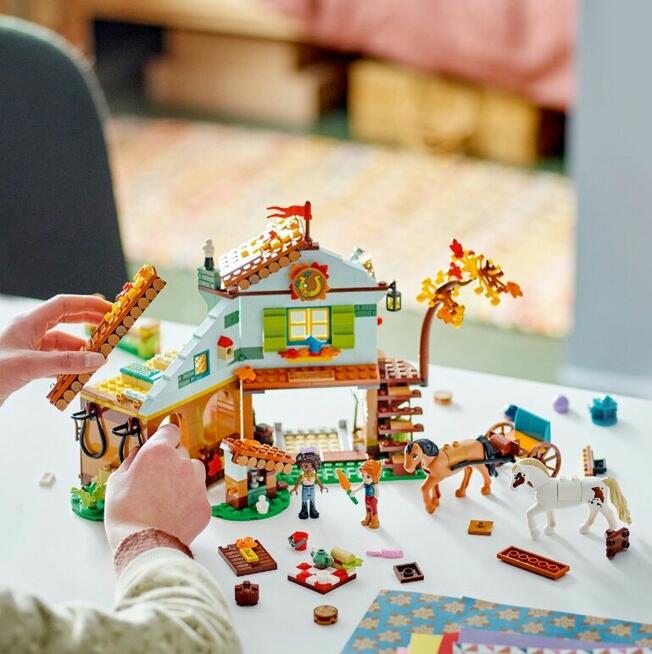 LEGO Friends 41745 Stajnia Autumn PREZENT