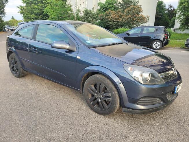 Opel Astra GTC 1.6 Turbo Innovation 2007 · 249 000 km ·