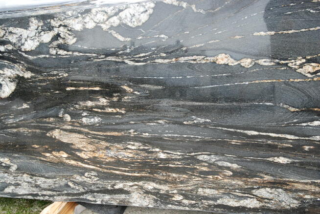 Płytki granitowe COSMIC GOLD 60x30x2 poler