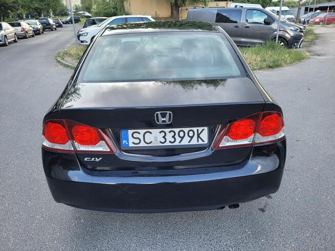 Honda Civic 1.8 Executive 2009 · 221 000 km · 1 799 cm3