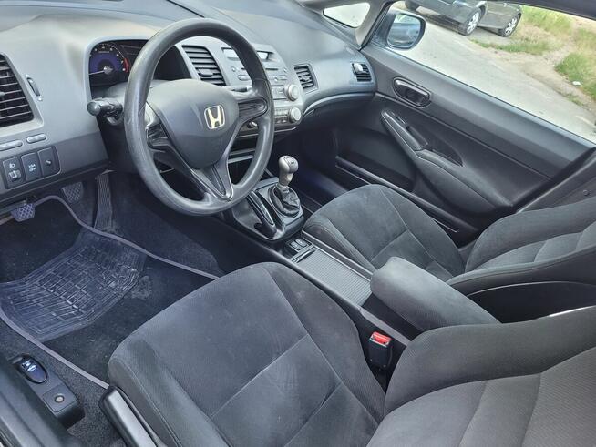 Honda Civic 1.8 Executive 2009 · 221 000 km · 1 799 cm3