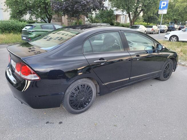 Honda Civic 1.8 Executive 2009 · 221 000 km · 1 799 cm3