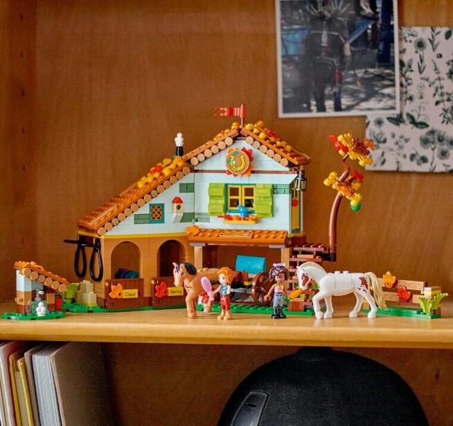 LEGO Friends 41745 Stajnia Autumn PREZENT