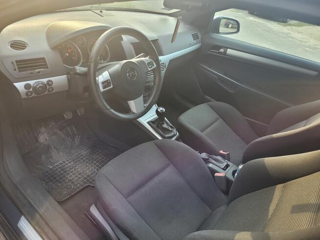 Opel Astra GTC 1.6 Turbo Innovation 2007 · 249 000 km ·