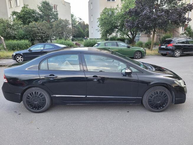 Honda Civic 1.8 Executive 2009 · 221 000 km · 1 799 cm3