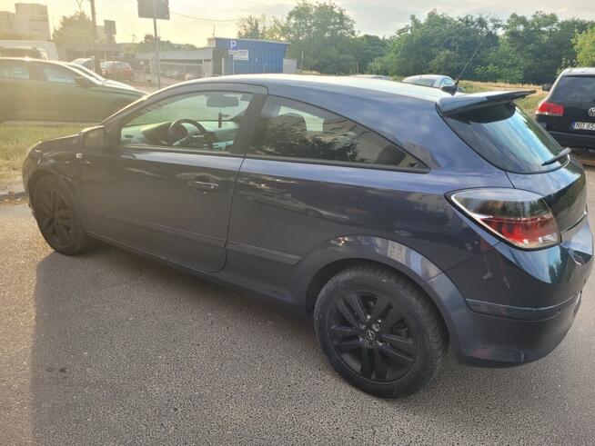 Opel Astra GTC 1.6 Turbo Innovation 2007 · 249 000 km ·