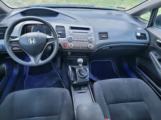 Honda Civic 1.8 Executive 2009 · 221 000 km · 1 799 cm3