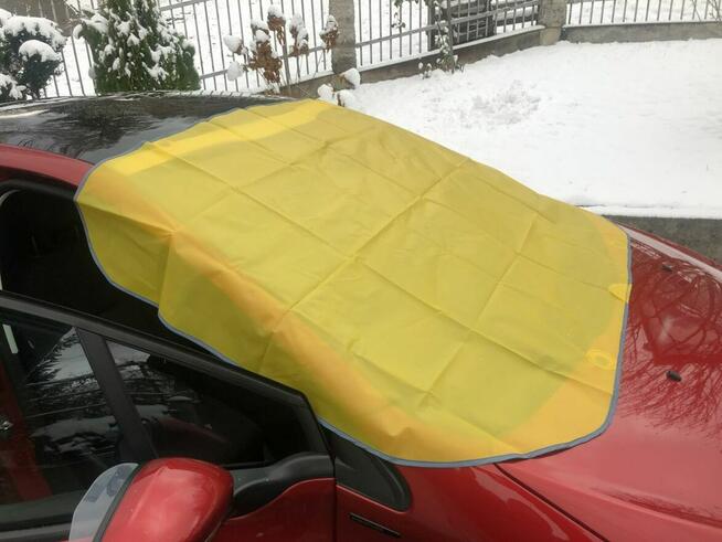 Osłona antyszronowa, mata przeciw śniegowi na szybę auta na