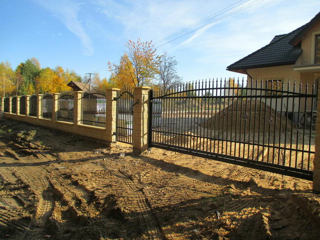 Ogrodzenia murowane bloczek gładki / łupany -budowa ogrodzeń