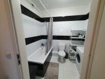 Komfortowa kawalerka z osobną kuchnią, garaż