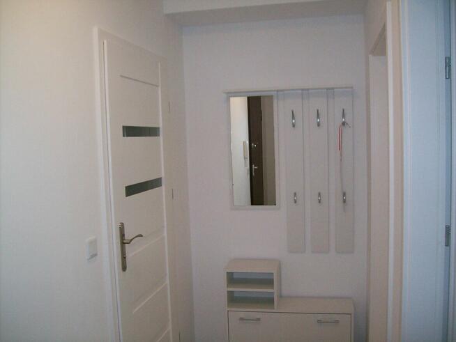 Komfortowa kawalerka z osobną kuchnią, garaż