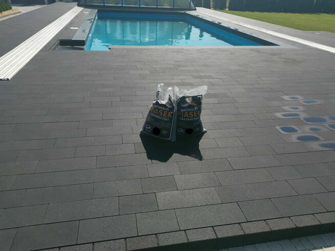 Suchy Płukany Piasek Bazaltowy Fuga Zasypka Grafit 0-1 mm