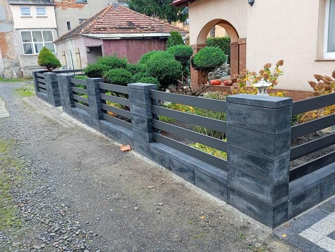 Deska ogrodzeniowa komorowa