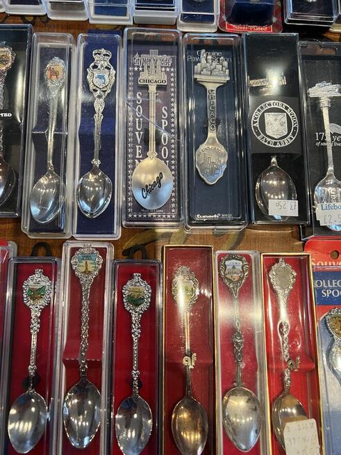 Wielka wyprzedaz ! Zbiór pięknych łyżeczek i duzo wiecej.