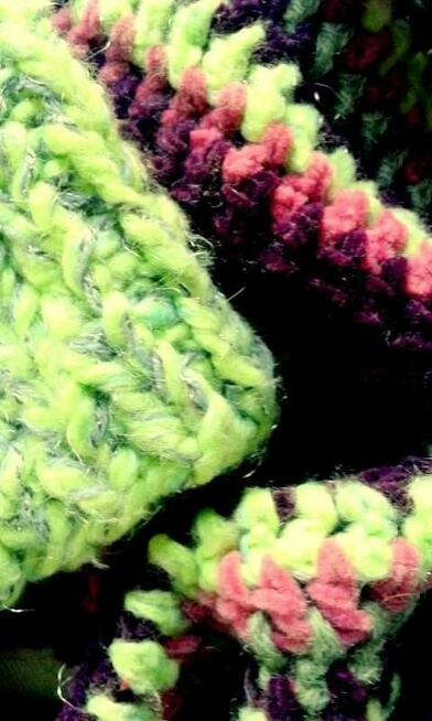 Szal szydełkowy- Kanarek w bakłażanach nowy