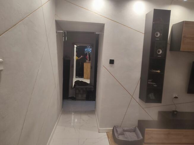 Zamienie 2 pokoje przy Metrze Slodowiec na min 3 pokoje