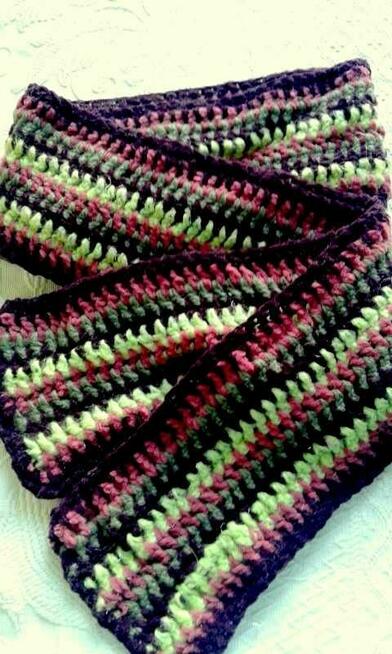 Szal szydełkowy- Kanarek w bakłażanach nowy