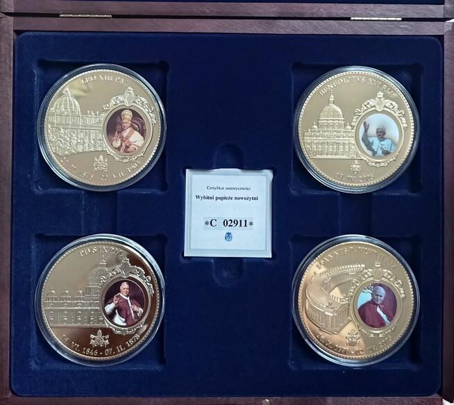 ZESTAW w Etui Jan Paweł Jan Paweł II Pius Leo Benedykt Złoto