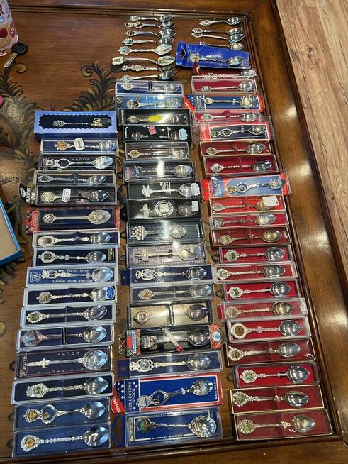 Wielka wyprzedaz ! Zbiór pięknych łyżeczek i duzo wiecej.