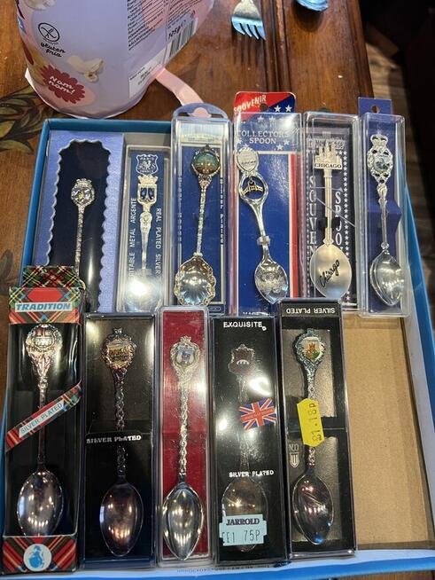 Wielka wyprzedaz ! Zbiór pięknych łyżeczek i duzo wiecej.