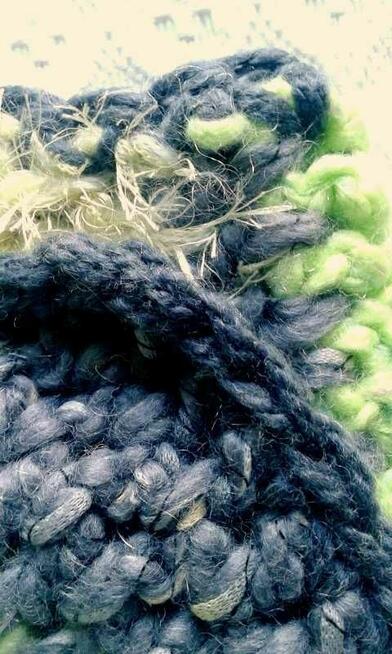 Gruby szal szydełkowy- patchwork- szary z seledynem:)