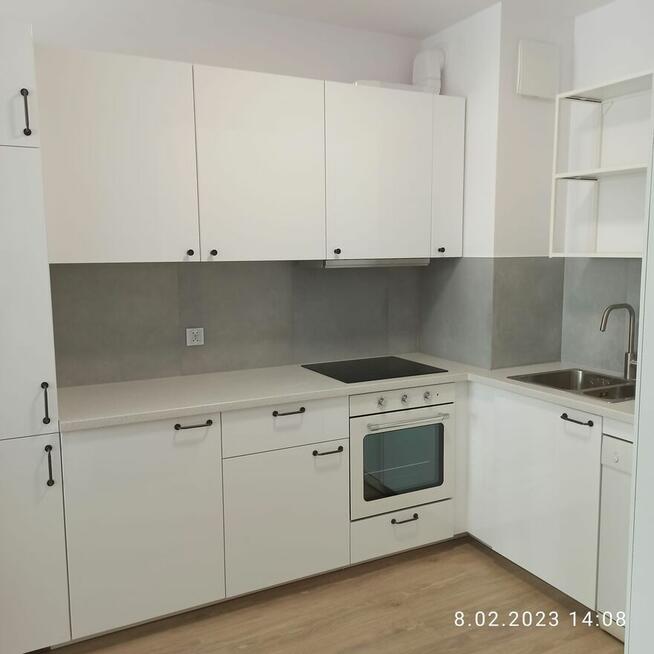 2 pokojowe ładne mieszkanie umeblowane i postój w hali