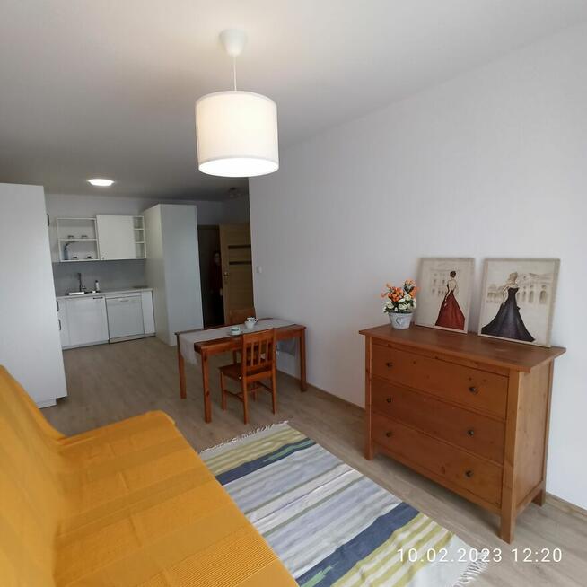 2 pokojowe ładne mieszkanie umeblowane i postój w hali