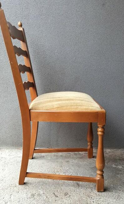 Krzesła drewniane