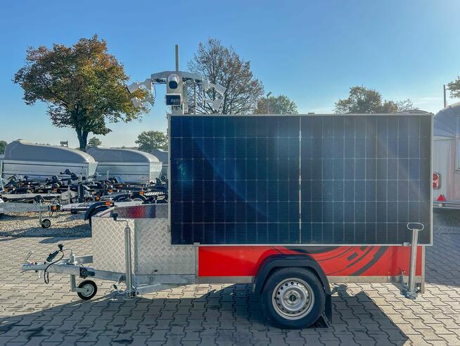 Przyczepa do monitoringu do ochrony kontener z kamerami