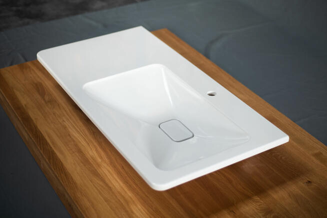 Nowoczesna umywalka ze skrzydłem nad pralką, prawa 100 x 50