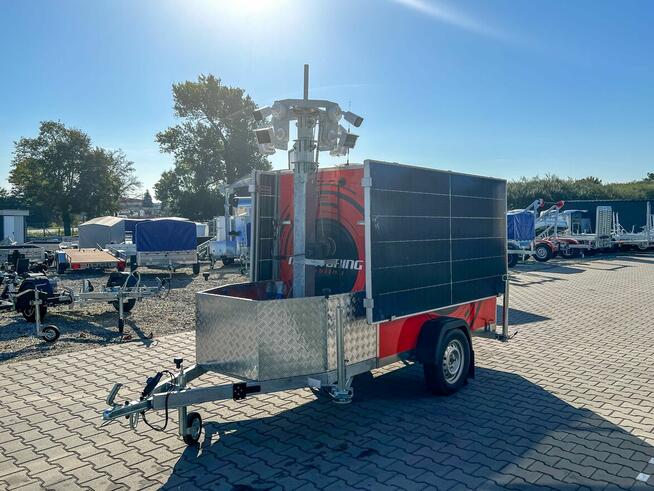 Przyczepa do monitoringu do ochrony kontener z kamerami