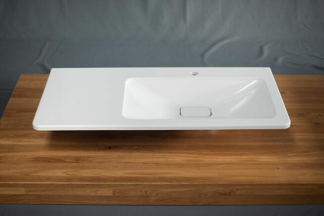 Nowoczesna umywalka ze skrzydłem nad pralką, prawa 100 x 50