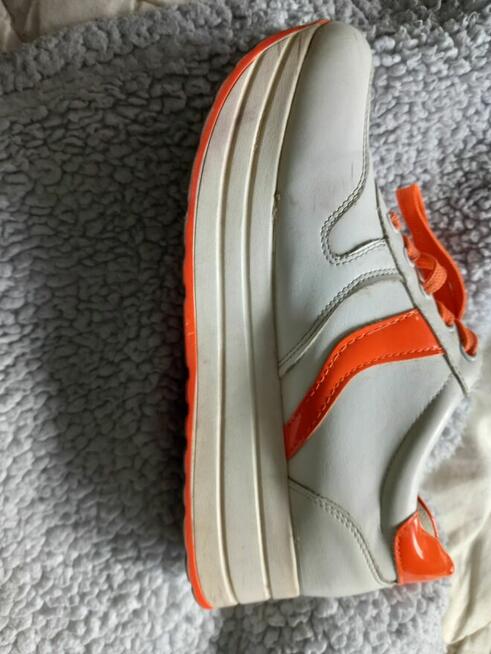 Adidasy 39 do lekkiego odswiezenia