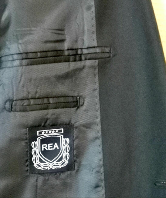 Garnitur bawełniany REA, nowy - 90 zł.