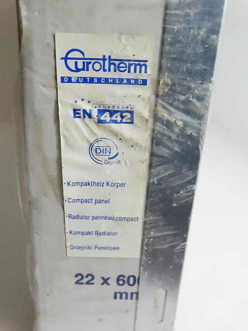Kompaktowy płaski grzejnik