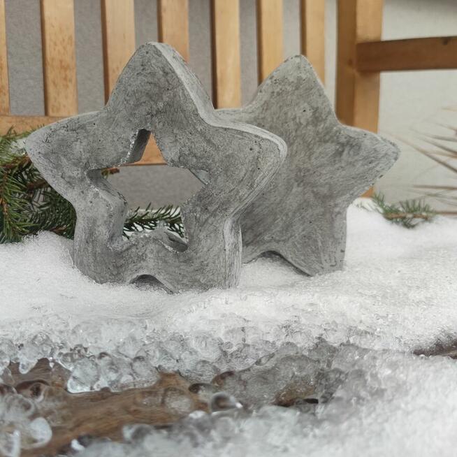 Gwiazdy ozdobne z białego betonu